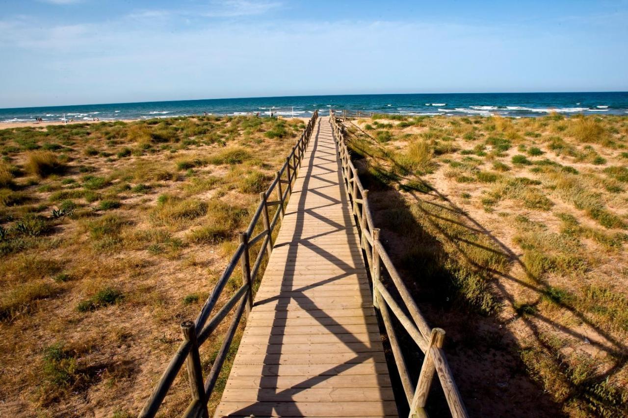 Appartamento AIGUA BLAVA Primera línea - Alquiler solo familias Playa de Gandia Esterno foto